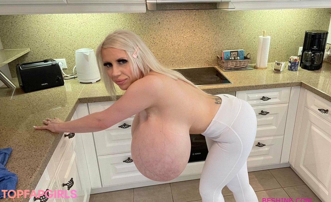 beshinedotcom pornstar naked pic