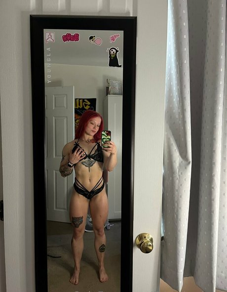 fitbycharlotte exclusive star img