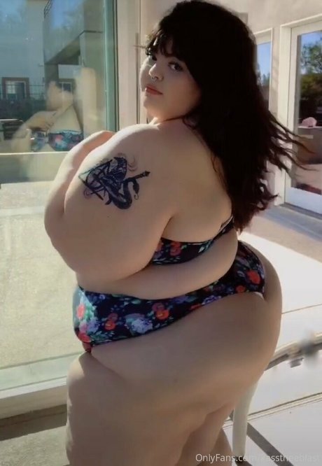 sucking big cock onlyfans art naked picture