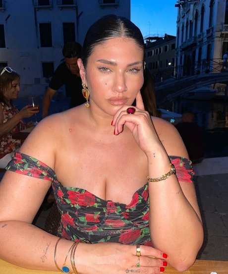 tall milf onlyfans art naked photo