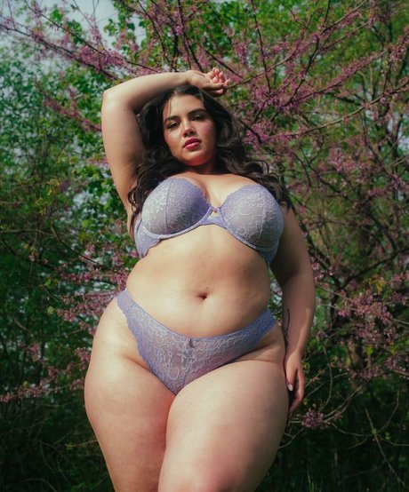 Rachel Anastacia model perfect images