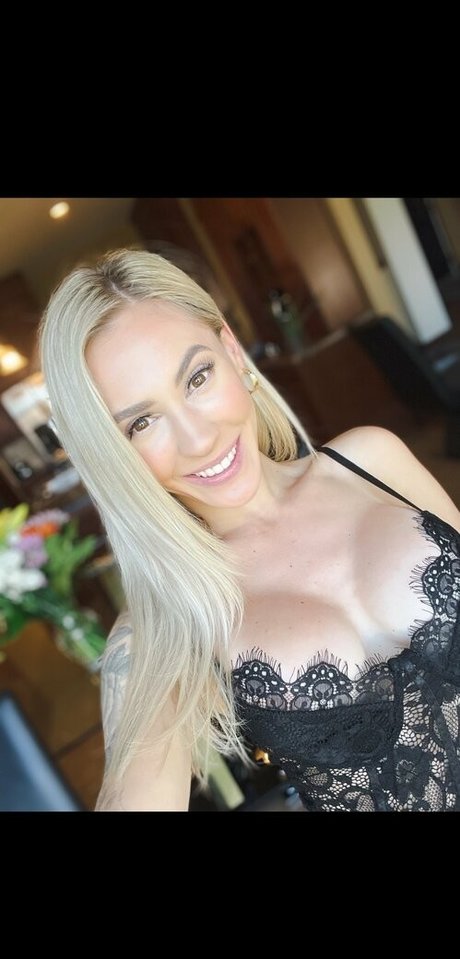 collegehotwife model beautiful photos