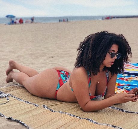 Amanda Carvalho star exclusive img