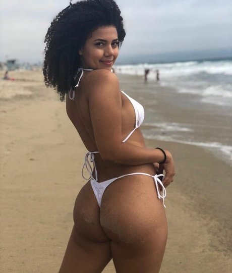 Amanda Carvalho pretty star archive