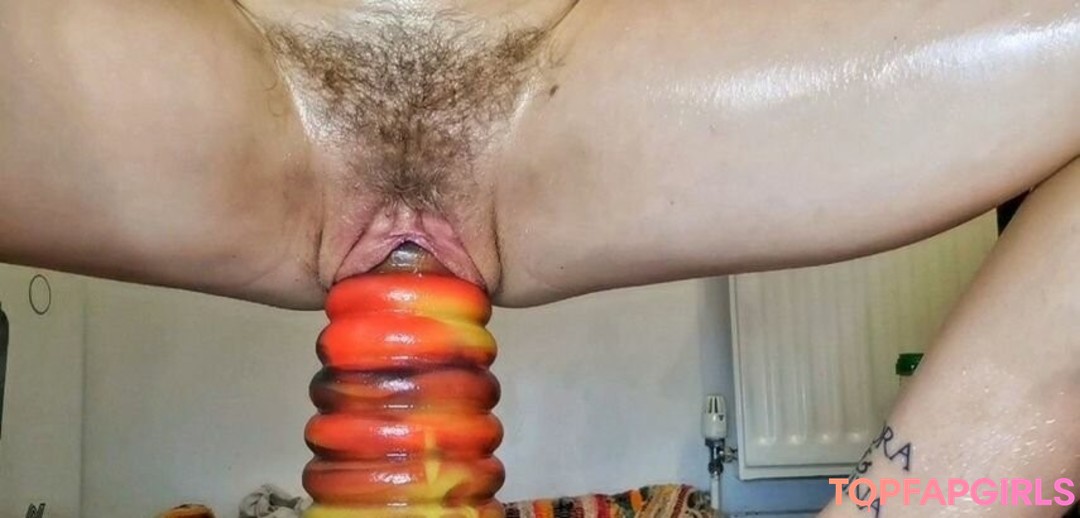 Bigyoni nude model pictures