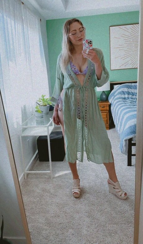 Cannibalqueen pretty actress photos