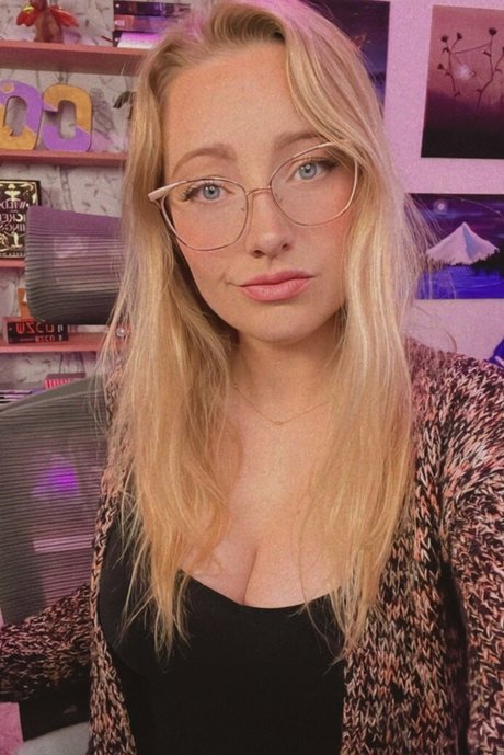 Cannibalqueen free actress picture