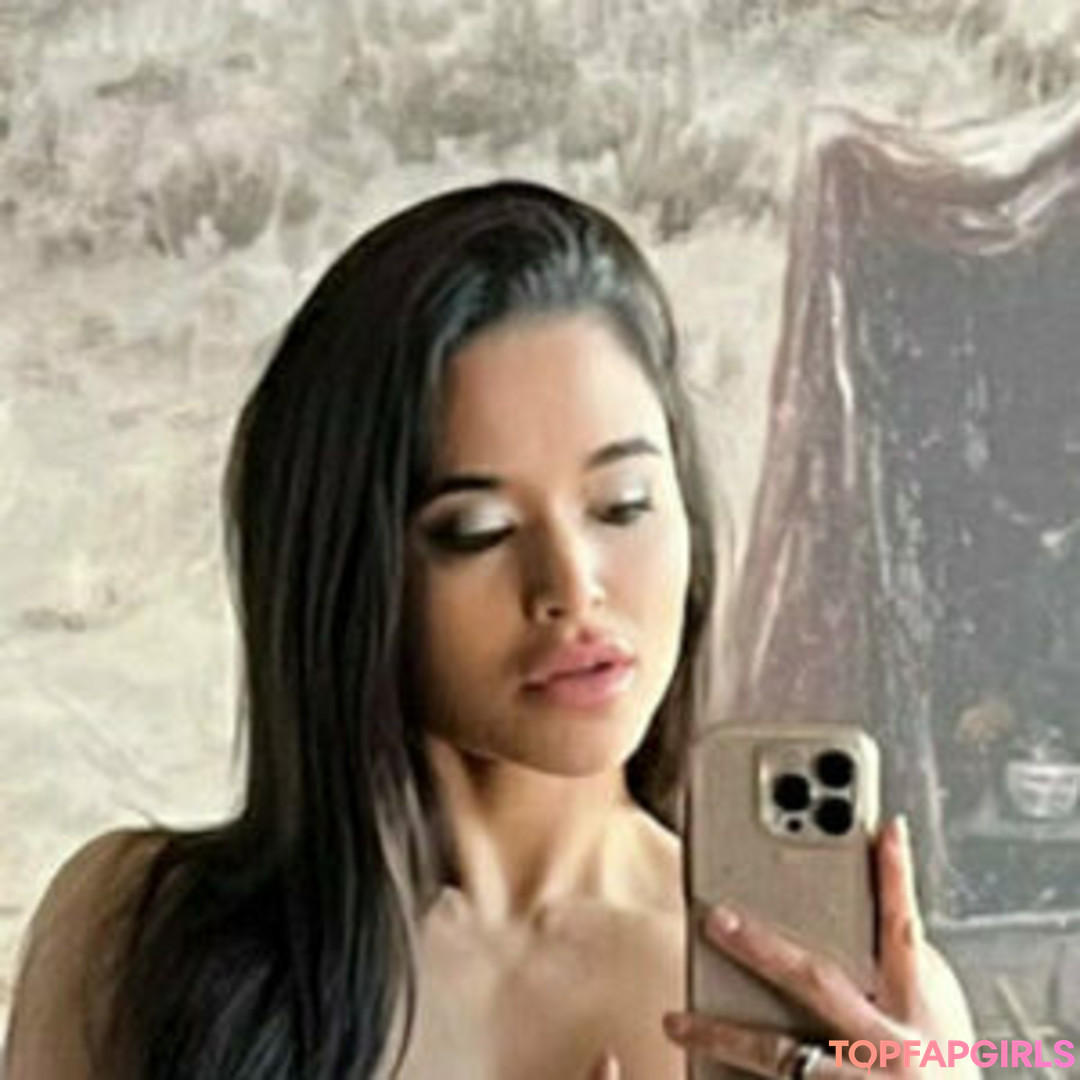 Rachelle Vank naked star img