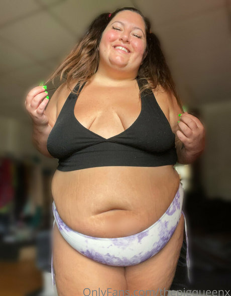 thepigqueenx nude model picture