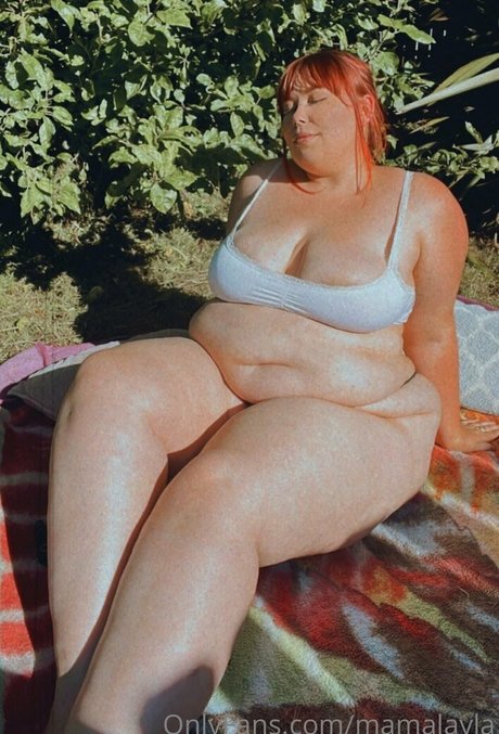 mamalayla naked model image