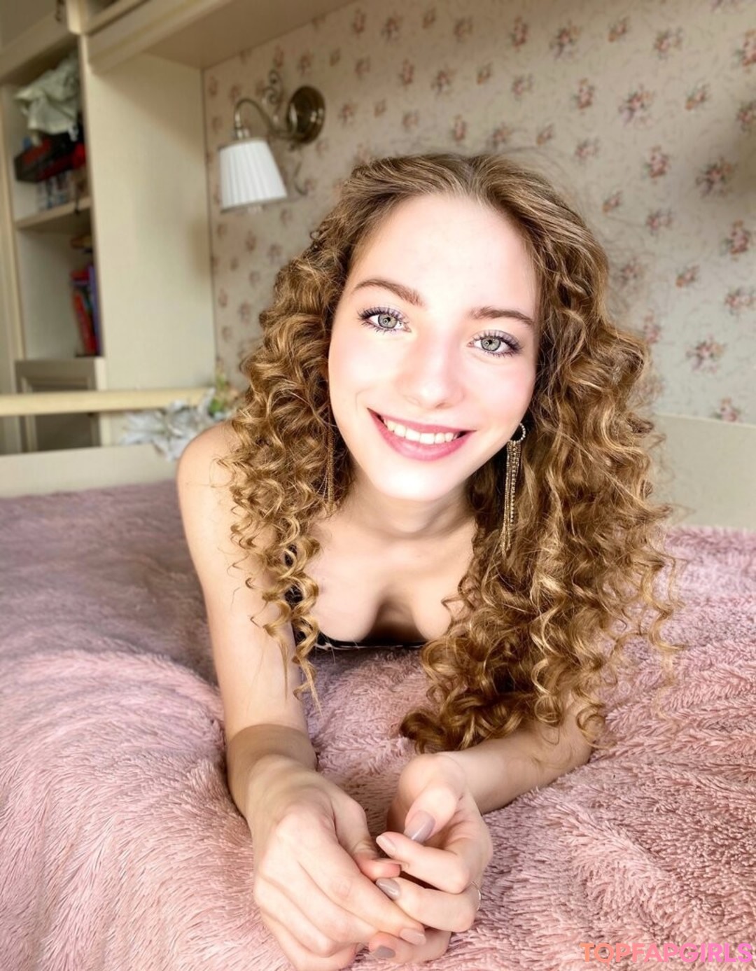 Anna Gloss star top pics