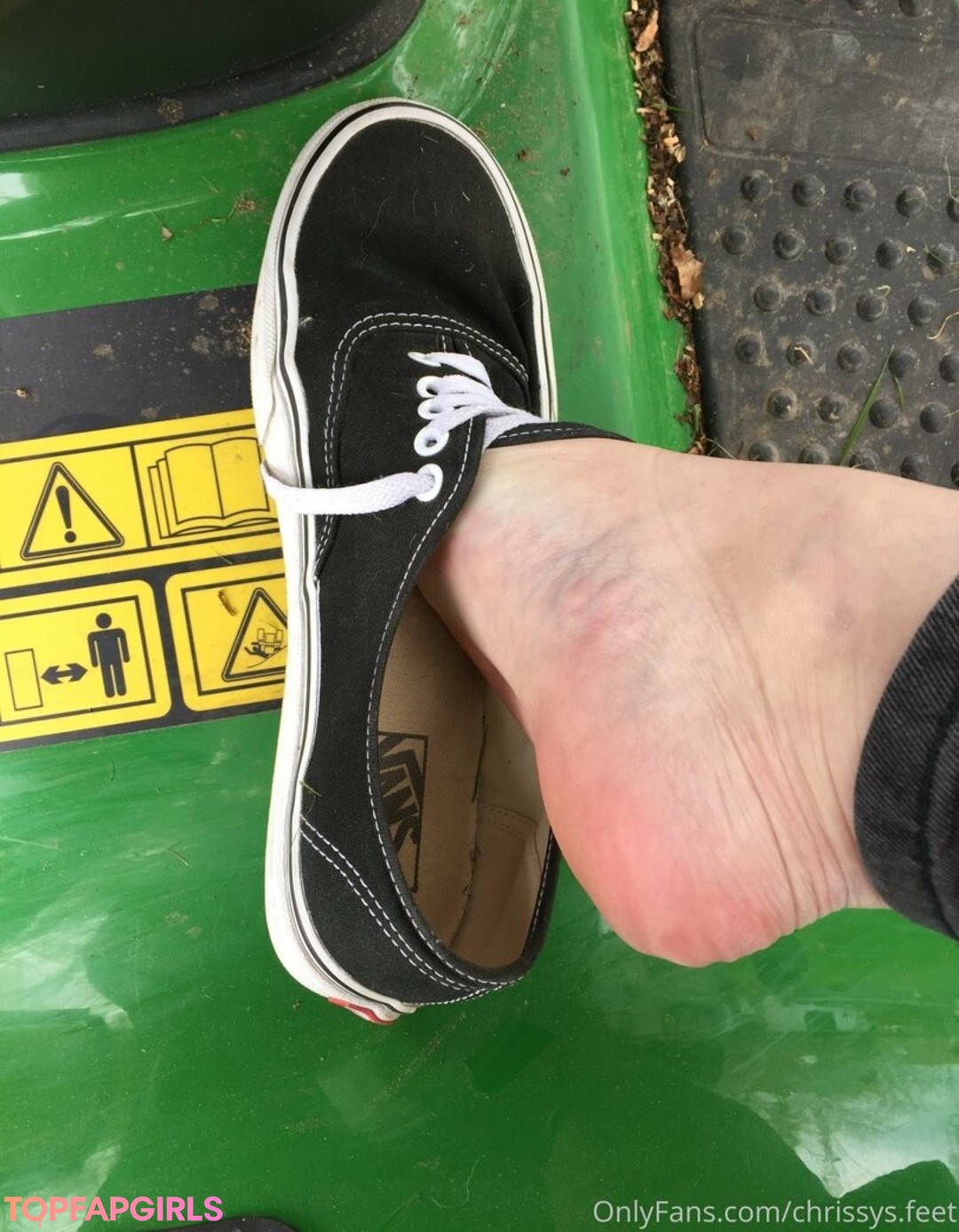 chrissys feet hd star photo