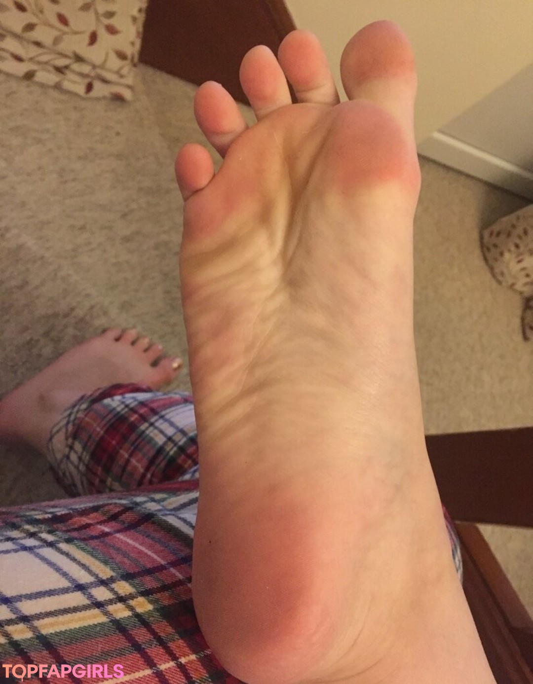 chrissys feet model nice photo