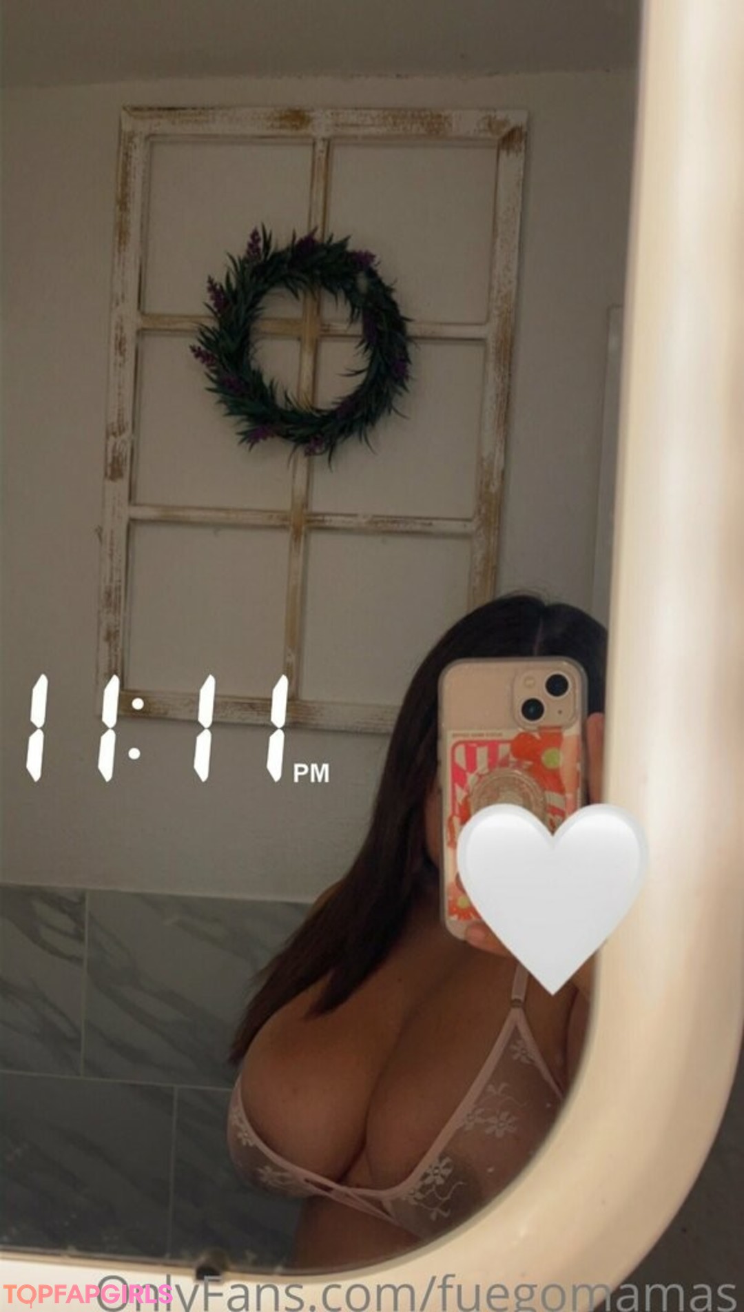 lesbian fisting onlyfans pretty img