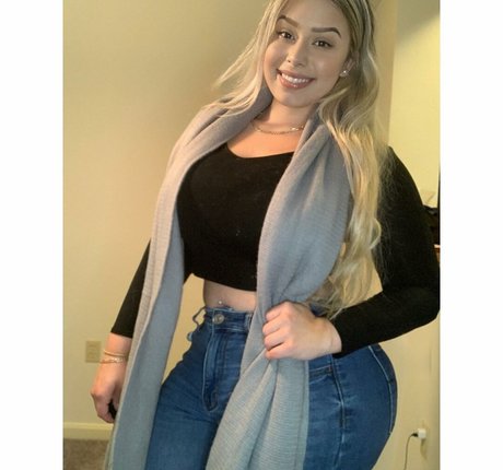 Blondiemami high quality model images