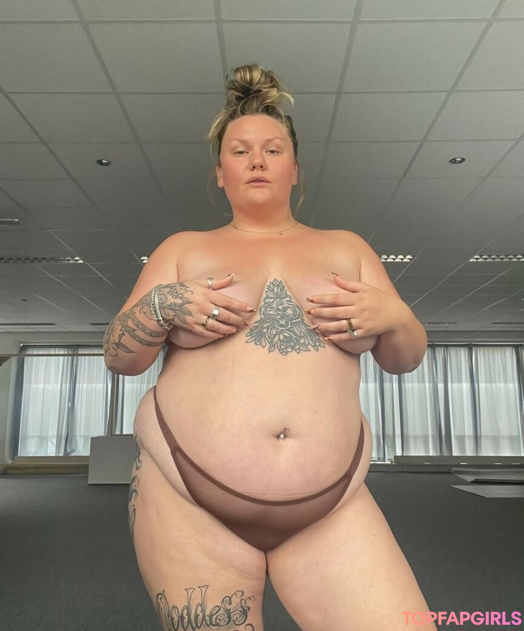 Lovaeij pretty pornstar images