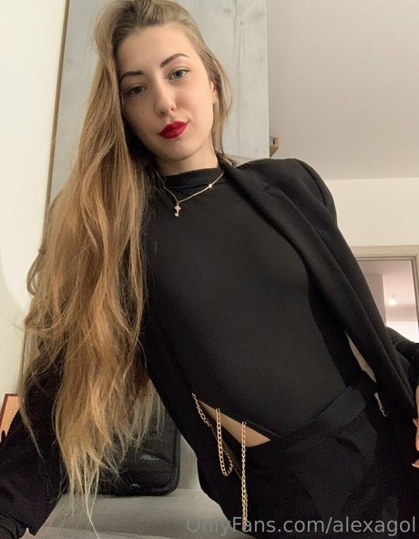 clothed onlyfans beautiful naked photos