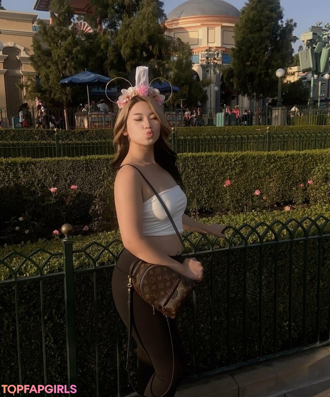 babiebeezz2 0 model adult picture