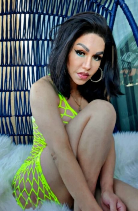 America LaRue naked actress images