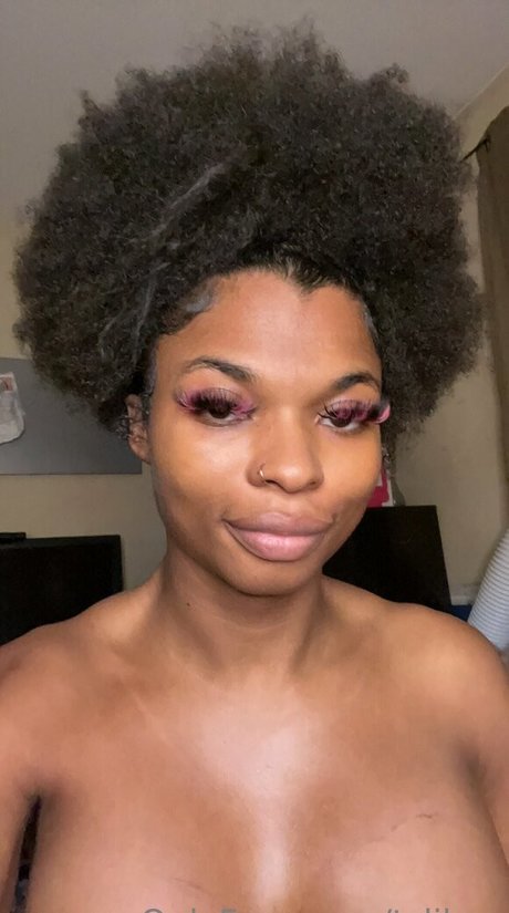 tslikaa sexy model pics