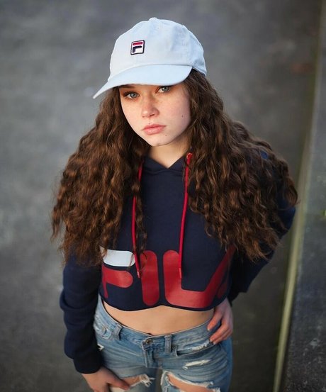 Lily Ana Alexander pornstar xxx photo