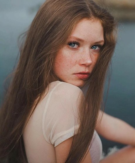 Lily Ana Alexander star adult photos