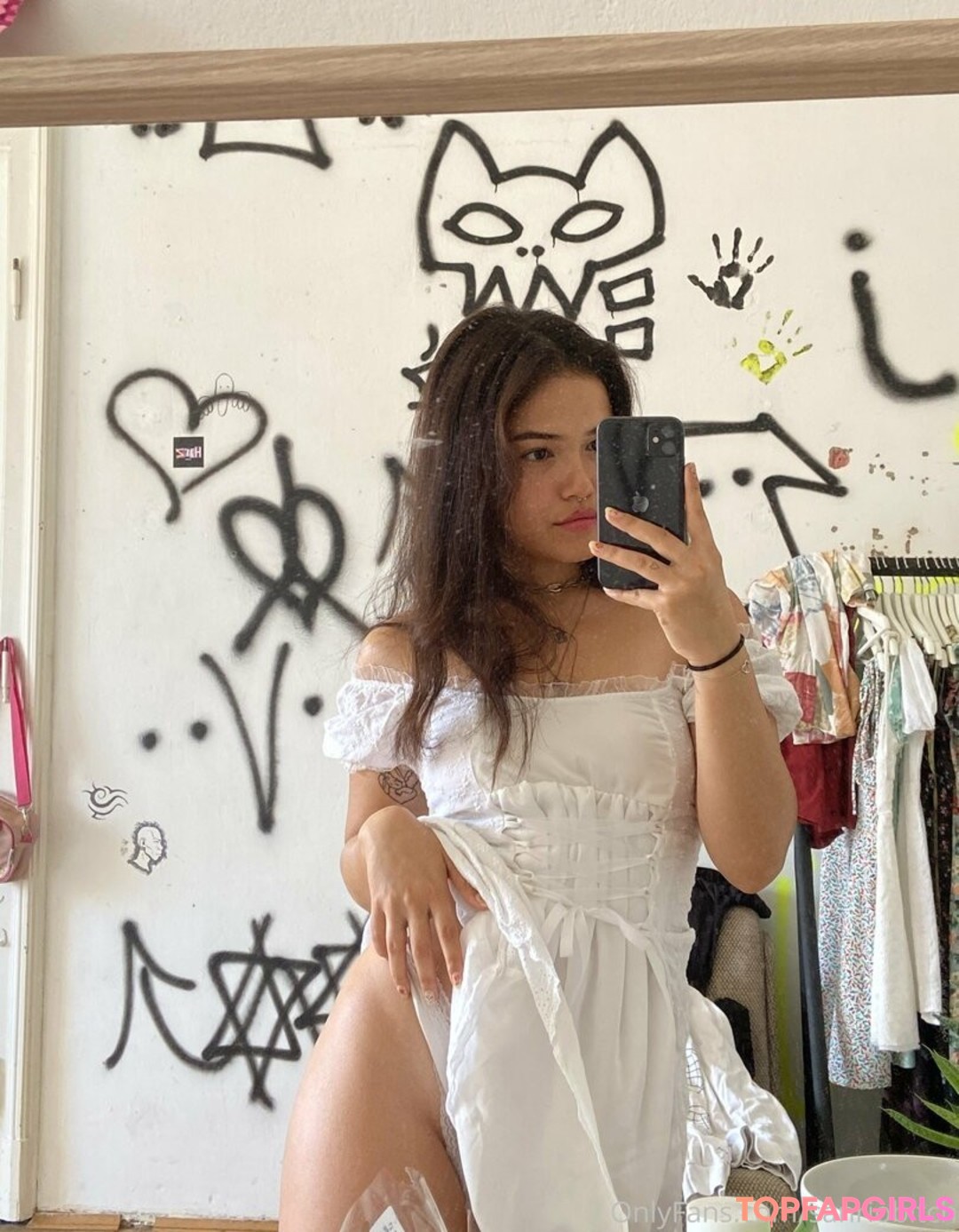 Sanri0bitch nude actress image