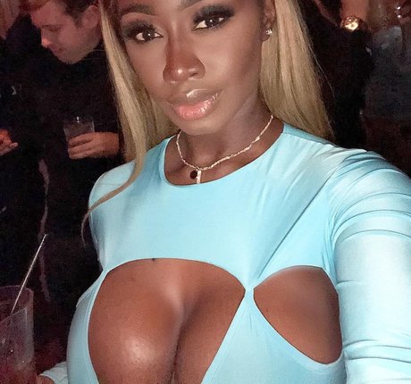 LXRYCC beautiful pornstar picture