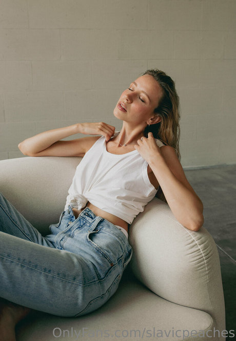 slavicpeaches art star gallery