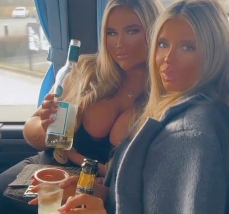 Brittany T nude model pic