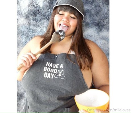 milaloves model naked picture