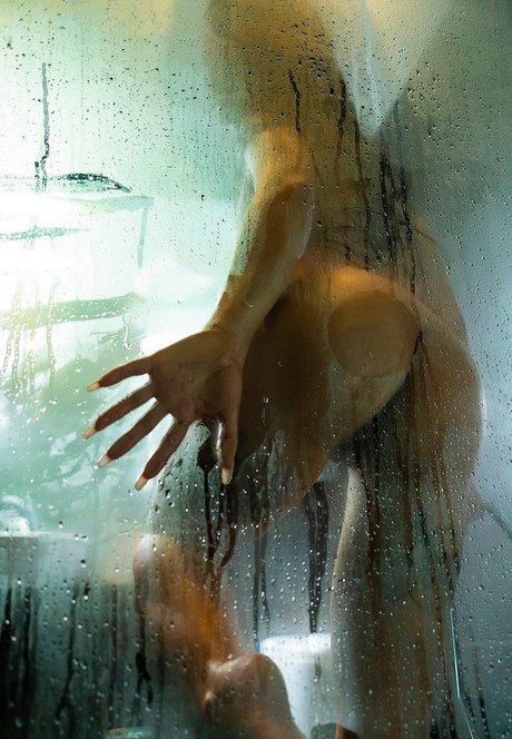 black female onlyfans hot naked image