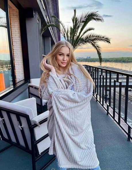 hailey xxx xxx pornstar gallery