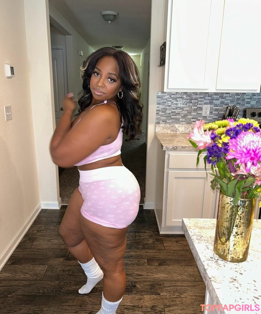brownbodii erotic pornstar image