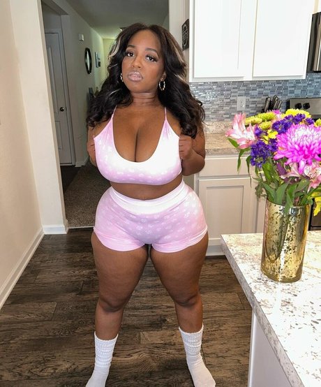 brownbodii pornographic model pictures