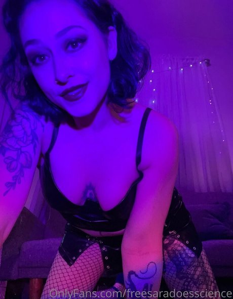 freesaradoesscience erotic actress picture