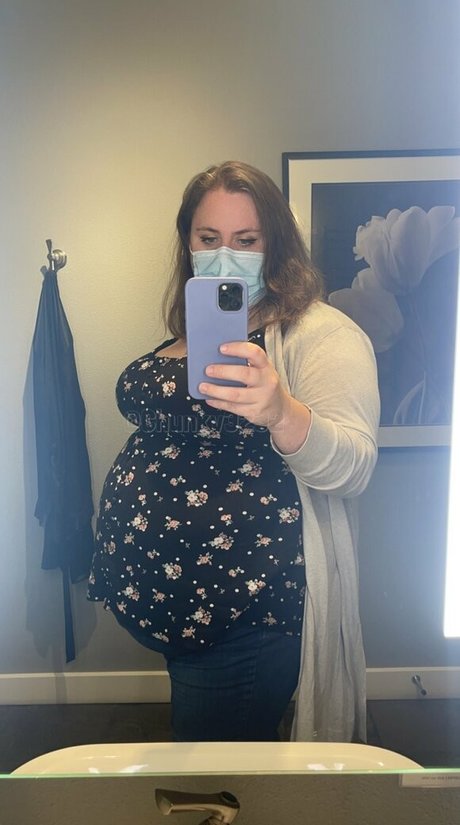 chunky3232goddessforfree model naked image