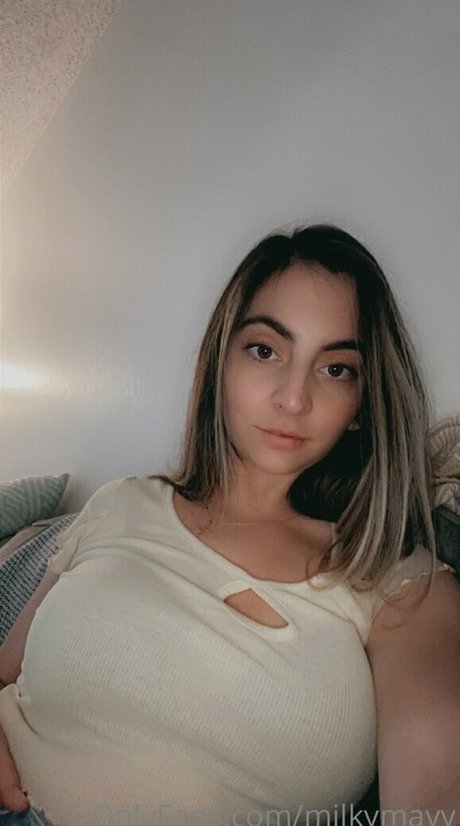 milkymayy hot model image