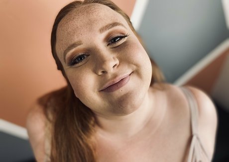 chubbycupcake pretty model pic