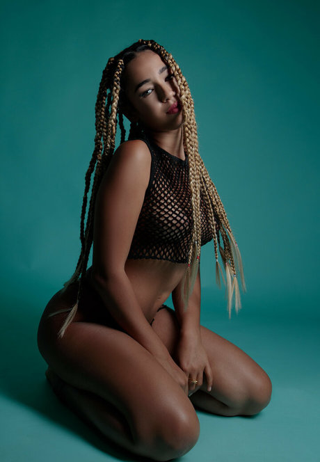 mariacabello model art archive