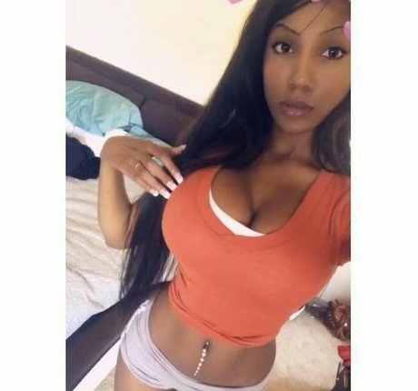 fat shemale onlyfans free naked image