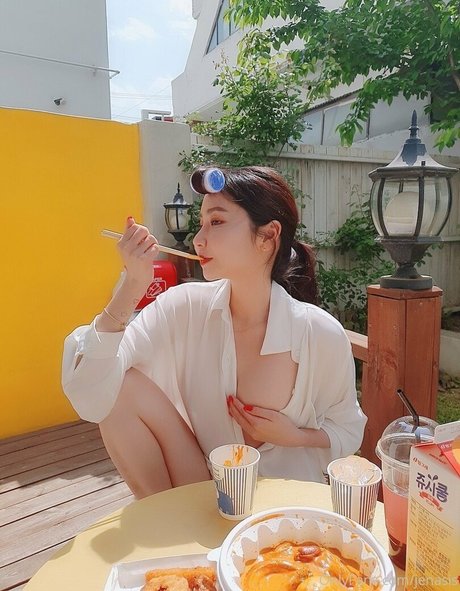 jenasis model high quality image