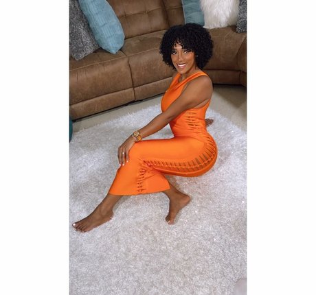 Sophie Likosky model nude img