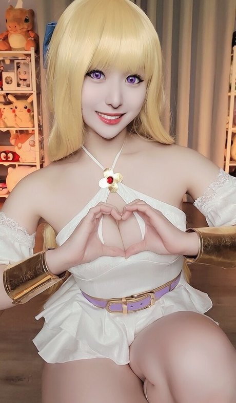 Lewd Cosplayer art actress photos