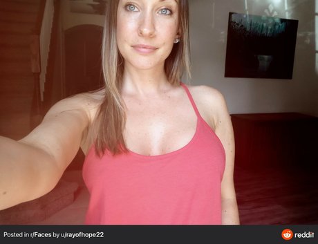 Brittibratti naked pornstar image