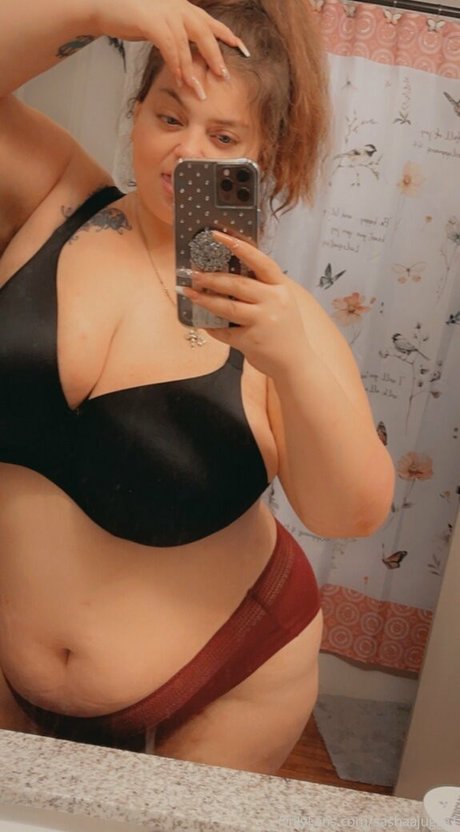 sashaajuggs1 exclusive model image