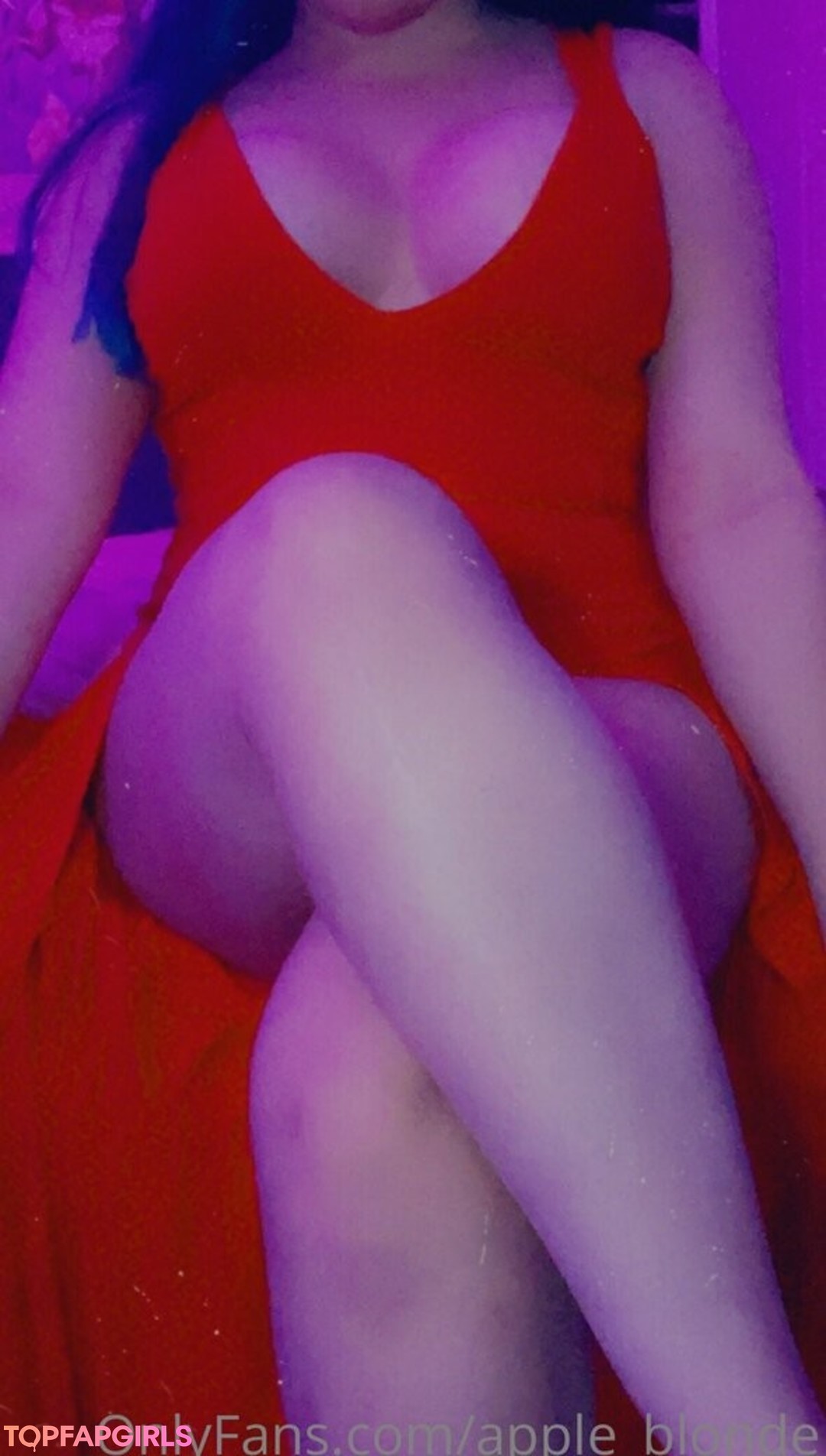 apple blonde porn model pics
