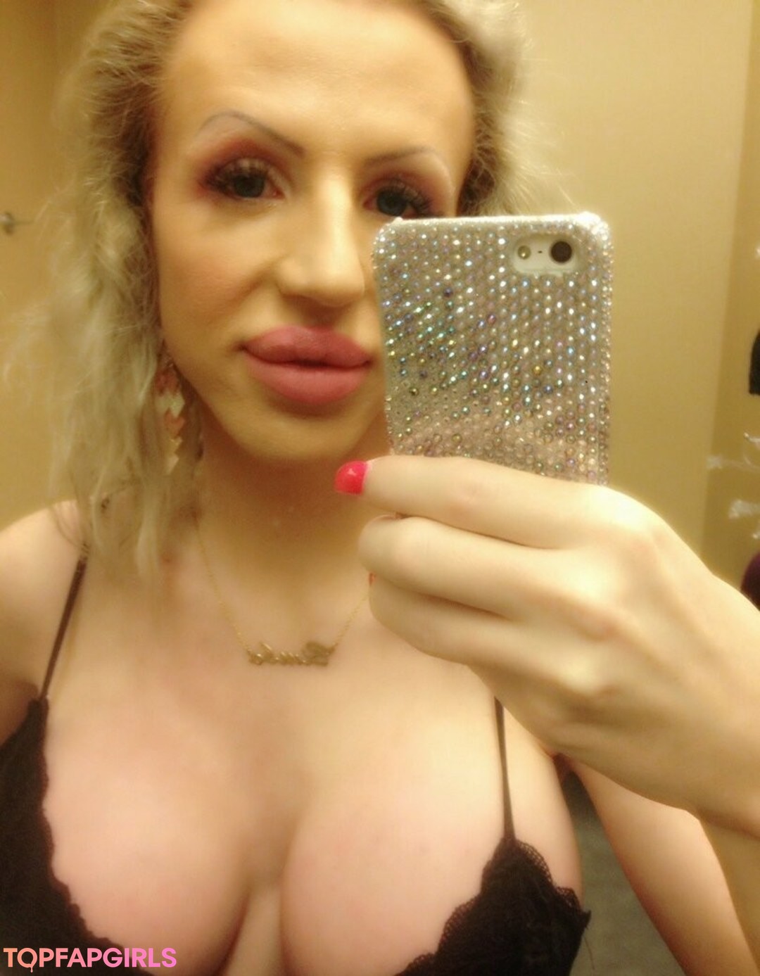 juliettestray star naked photo