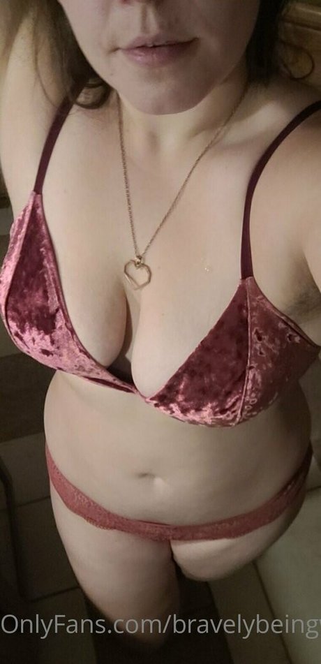 bravelybeingwoman erotic pornstar img