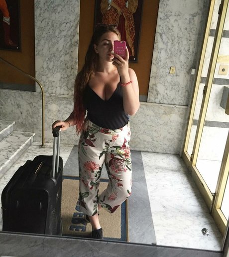 Sasha Shtern model high quality gallery